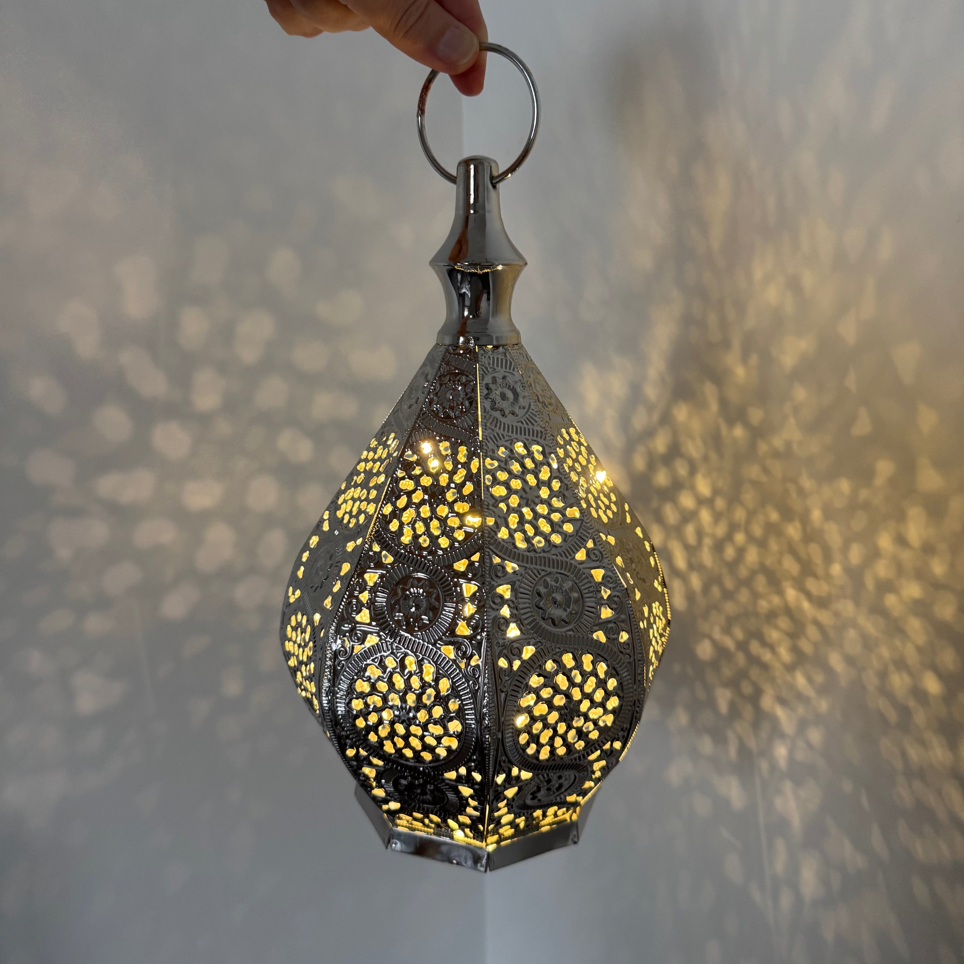 battery operated lantern